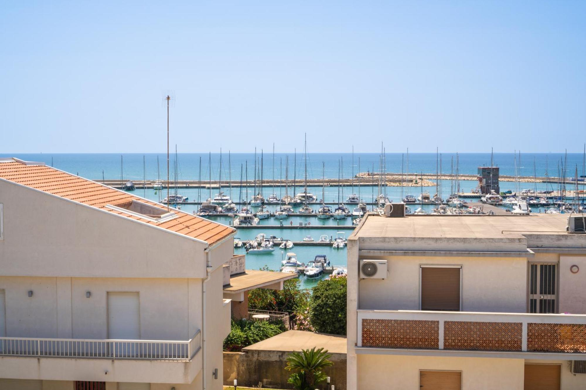 Edilia Vacanze Marina di Ragusa Exterior foto